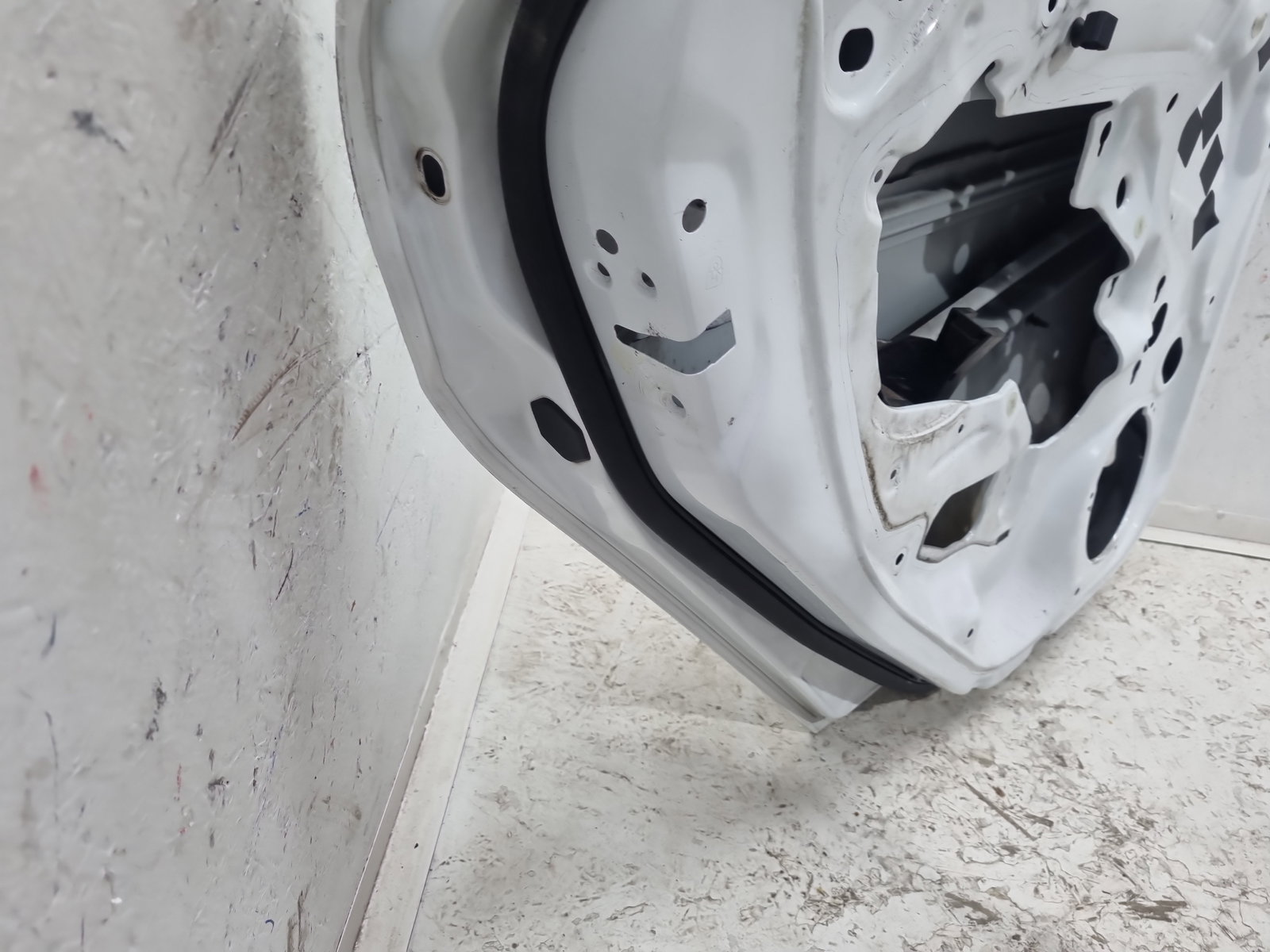 Usa stanga spate Ford Focus 3 [Fabr 2010-2018] Frozen White - imagine 10