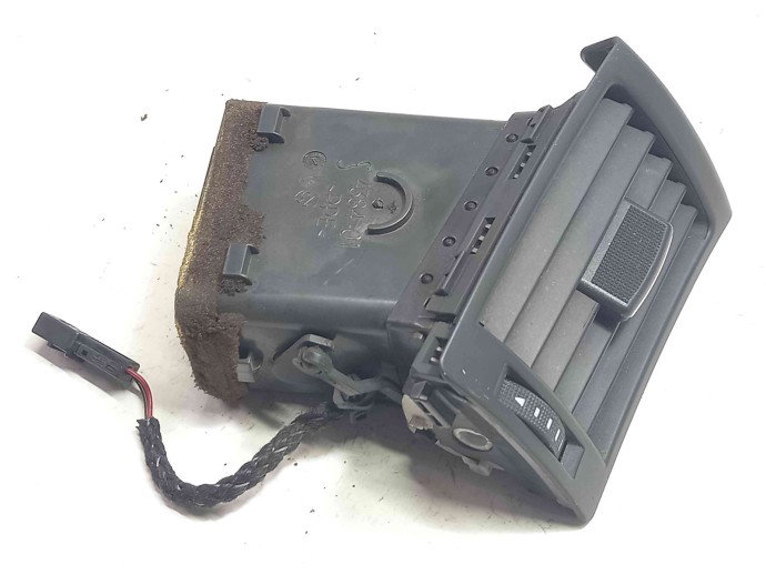 Grila aerisire dreapta OEM Audi A4 (8EC, B7) [Fabr 2004-2008] 2.0 BLB