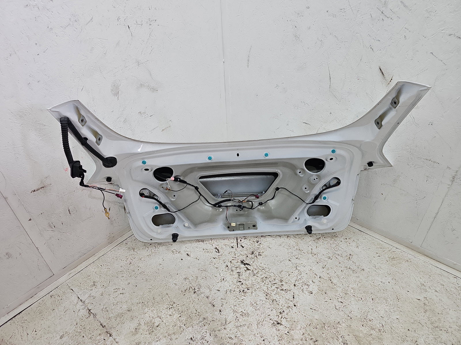 Capota portbagaj TESLA Model 3 [Fabr 2020-2025] Pearl White - imagine 5