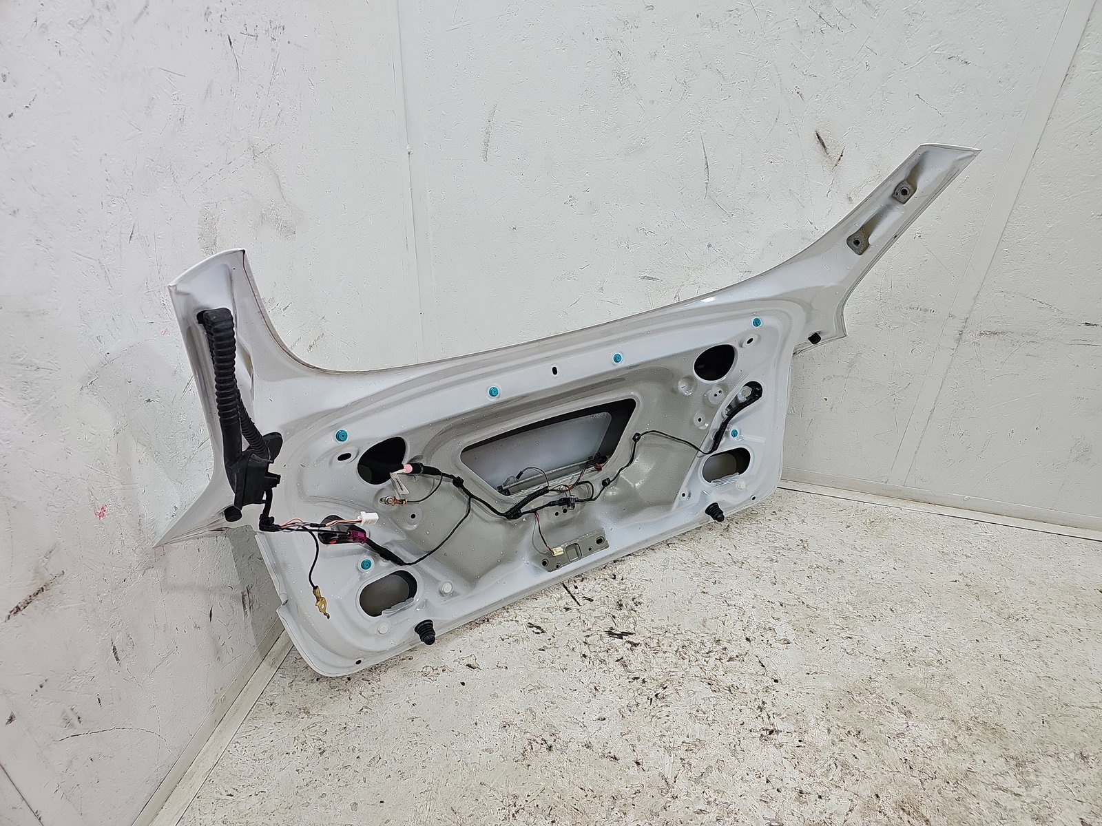 Capota portbagaj TESLA Model 3 [Fabr 2020-2025] Pearl White - imagine 6