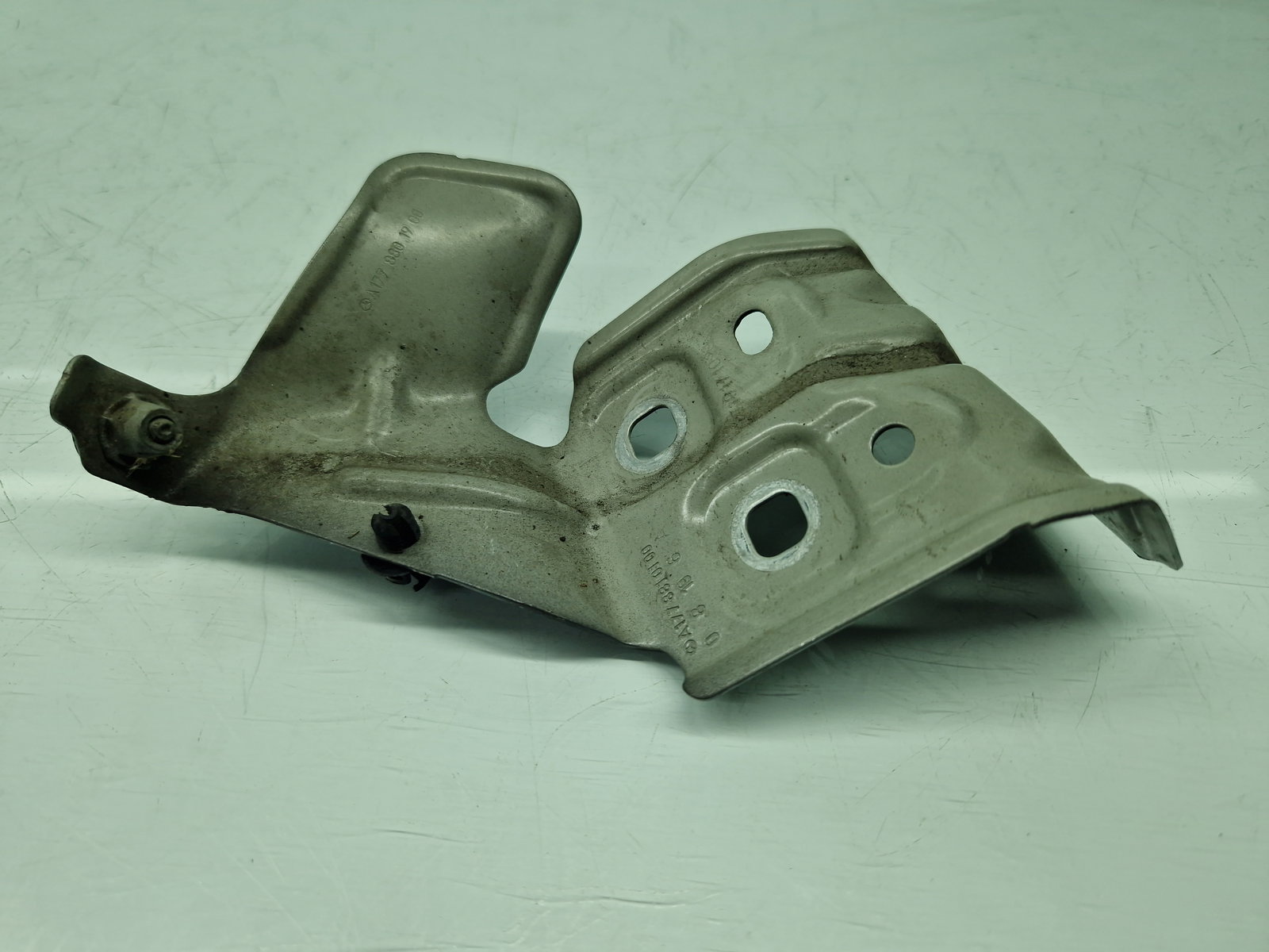 Suport aripa stanga fata Mercedes Clasa A (W177) [Fabr 2019-2024] A1778810100 - imagine 2