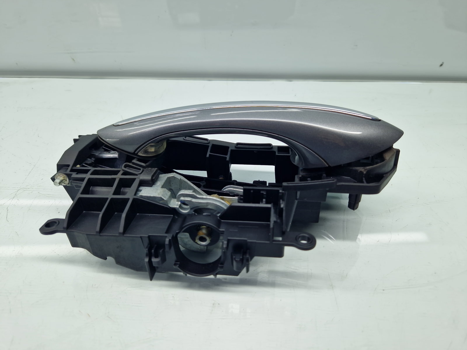 Maner usa stanga fata Bmw 5 (F10) [Fabr 2011-2016] Berlina Facelift A52 Spacegrau Metalc - imagine 1