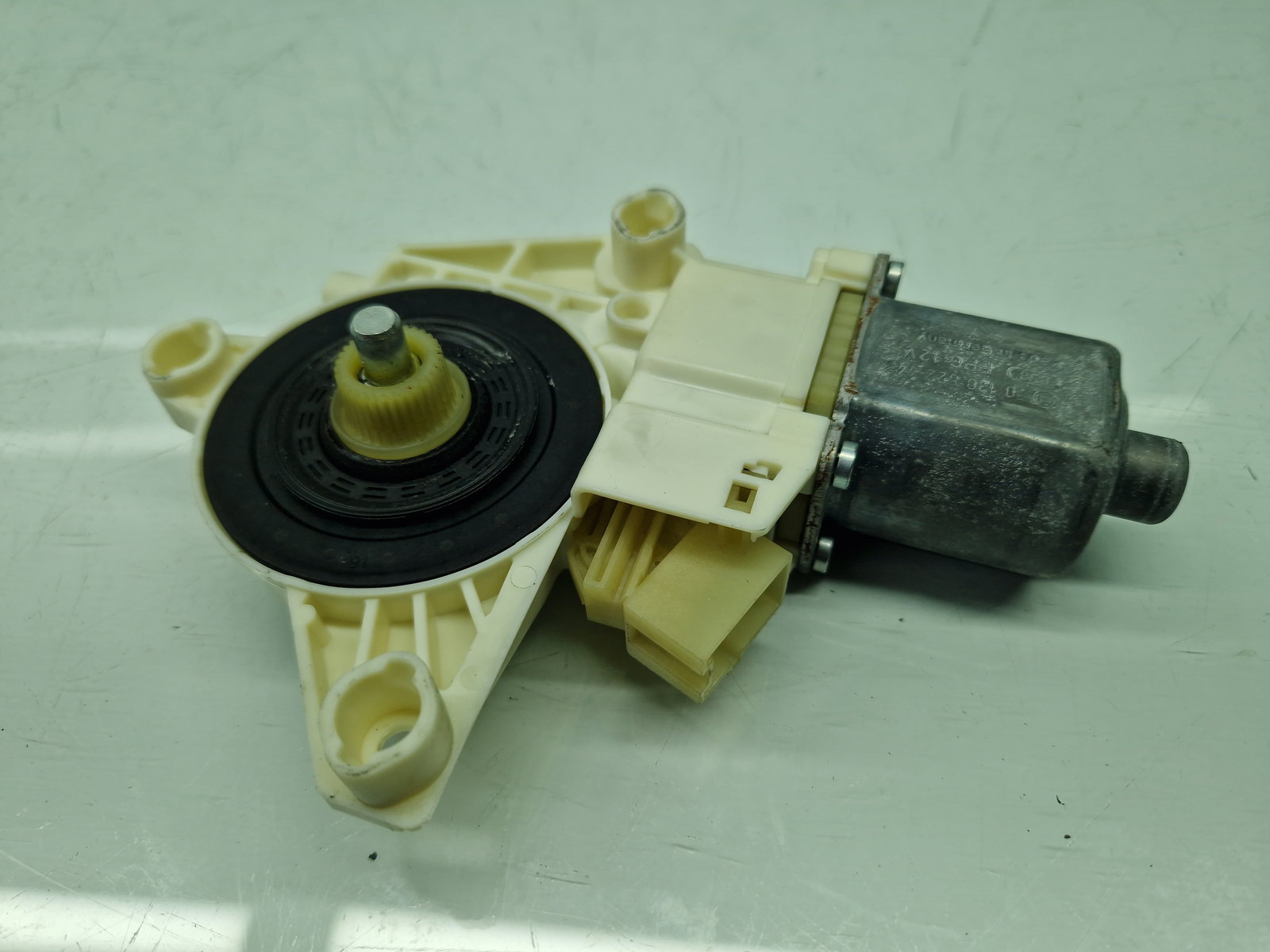 Motoras geam stanga spate Mercedes Clasa C (W204) [Fabr 2007-2014] A2048200642 - imagine 1