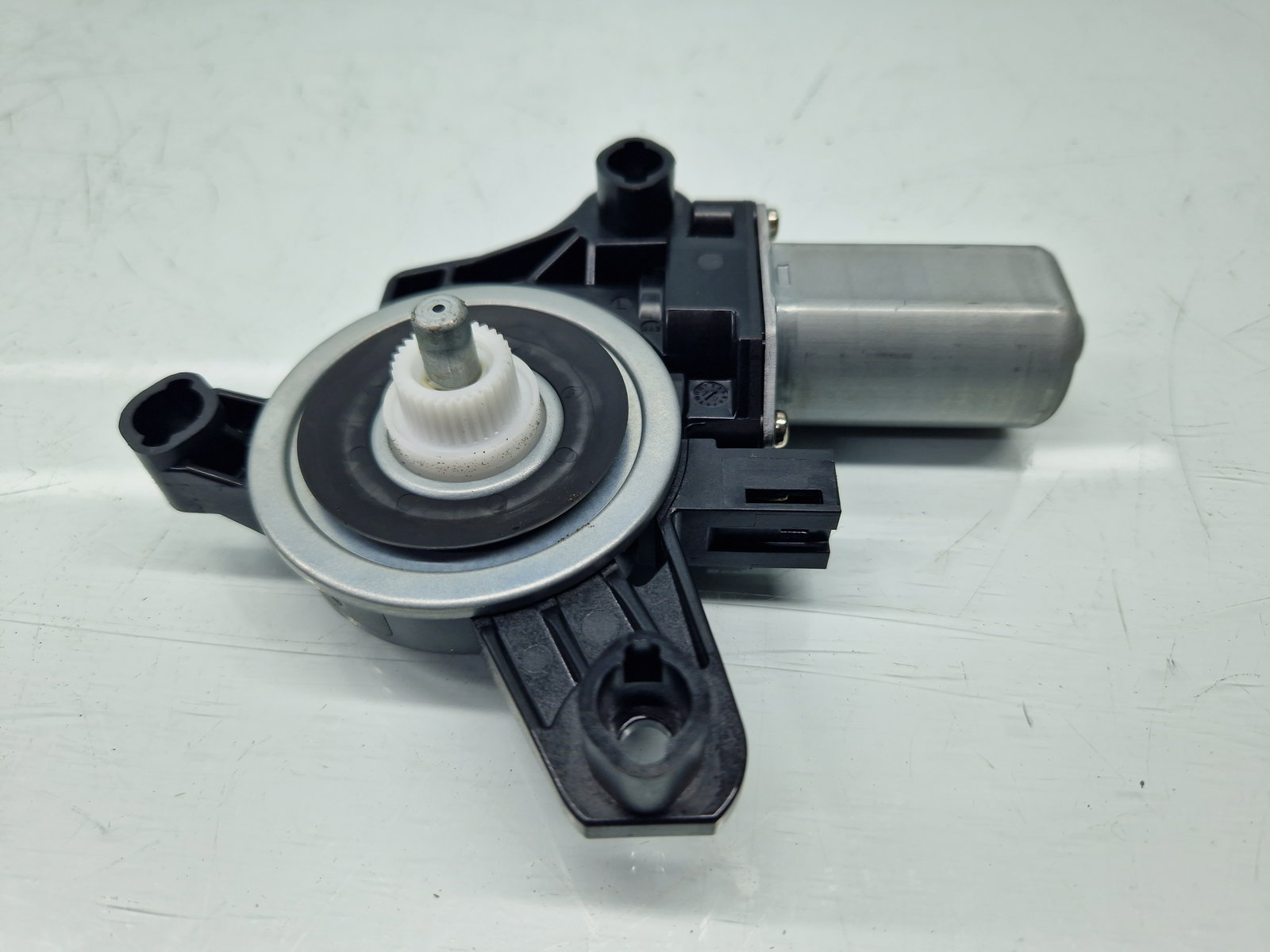 Motoras geam stanga spate Mercedes Clasa A (W177) [Fabr 2019-2024] A0009060808 - imagine 1