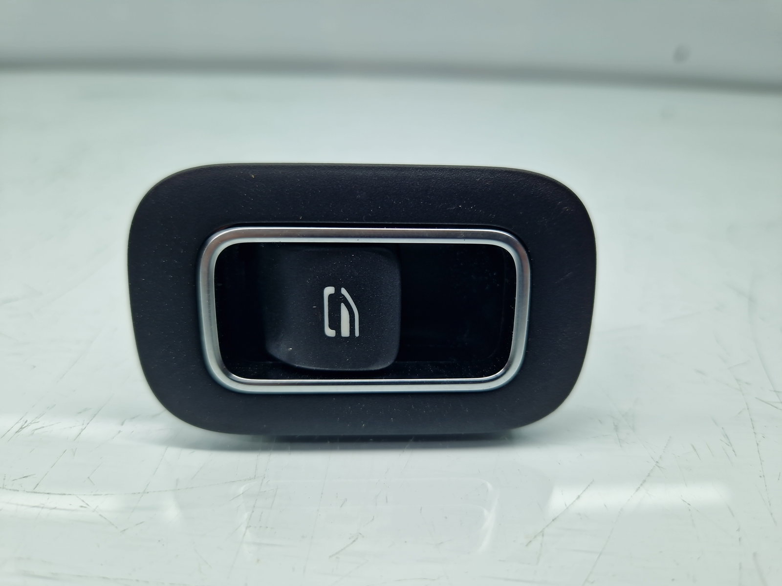 Buton geam stanga spate Mercedes Clasa A (W177) [Fabr 2019-2024] A1777203502 - imagine 1