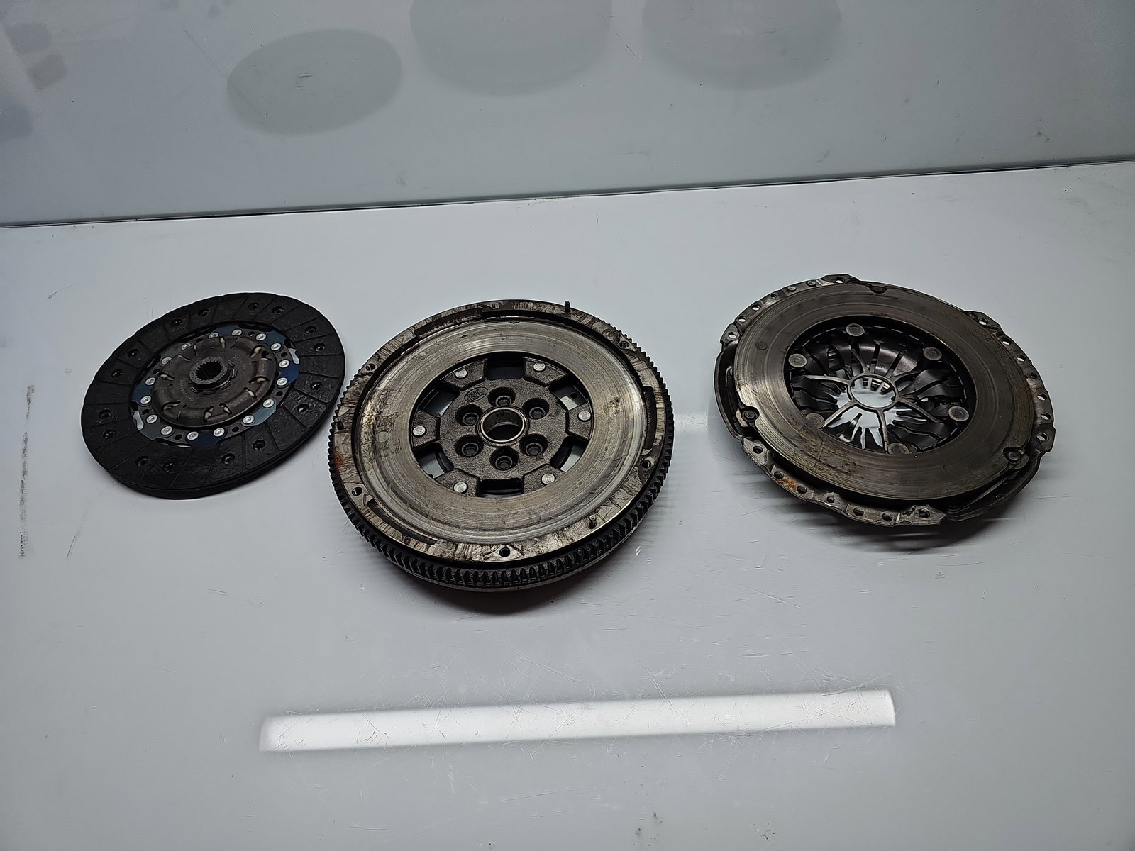 Kit ambreiaj volanta masa dubla Skoda Octavia 3 (5E3) [Fabr 2012-2020] 2.0 TDI CRMB OEM 110KW / 150CP - imagine 2