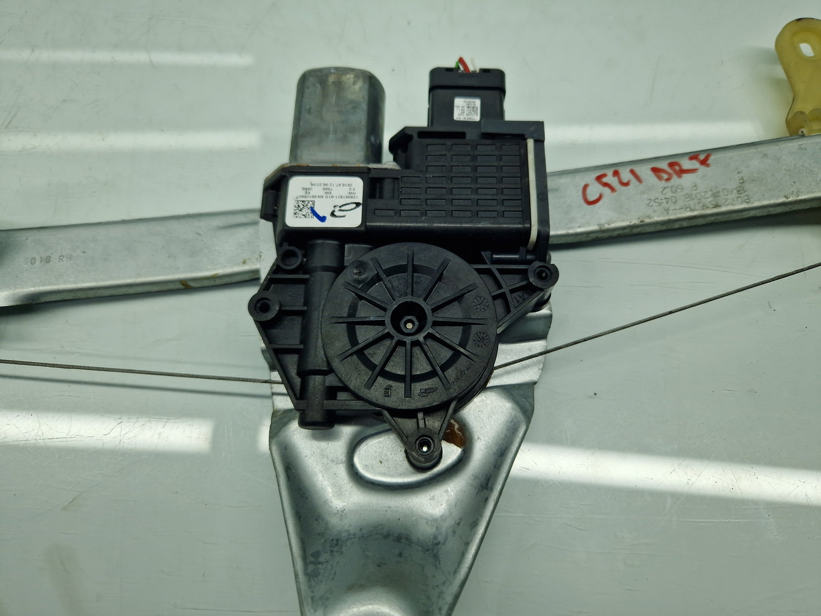 Macara electrica geam dreapta fata Dacia Duster 2 [Fabr 2017-2023] 807205167R - imagine 2