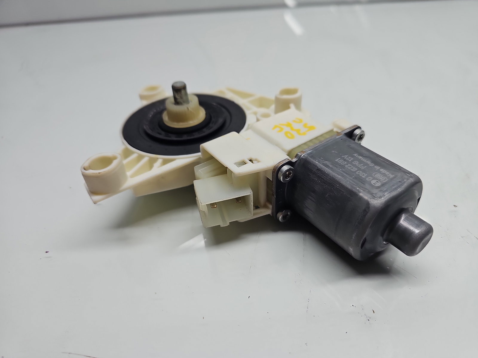 Motoras geam dreapta fata Mercedes Clasa A (W176) [Fabr 2012-2018] A2469065200 - imagine 2