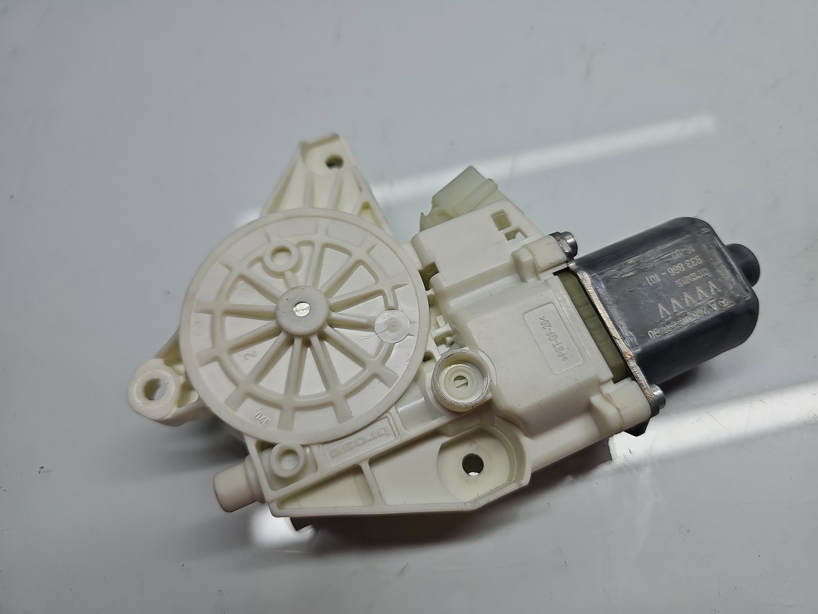 Motoras geam dreapta fata Mercedes Clasa A (W176) [Fabr 2012-2018] A2469065200 - imagine 4