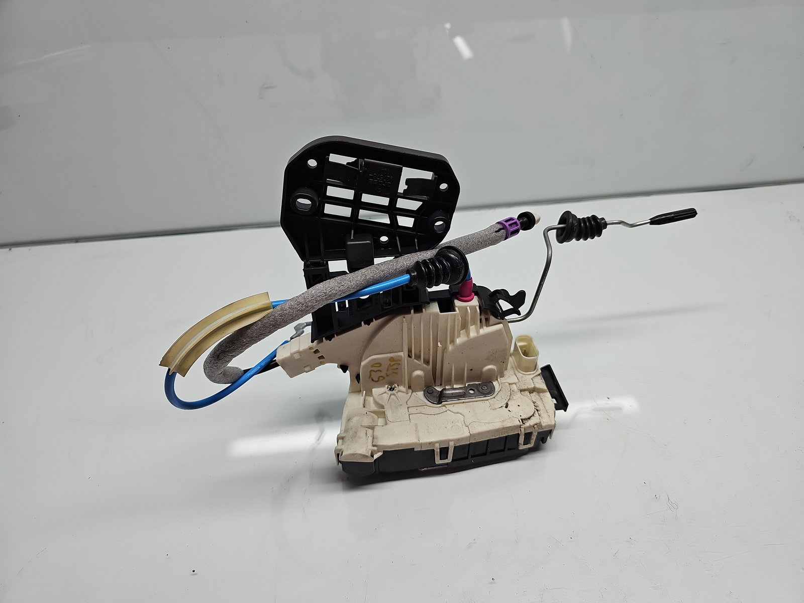 Broasca usa stanga spate Mercedes Clasa A (W176) [Fabr 2012-2018] A2040085999 - imagine 1