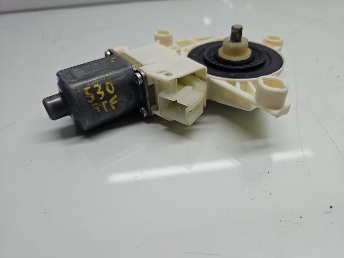Motoras geam stanga fata Mercedes Clasa A (W176) [Fabr 2012-2018] A2469065100