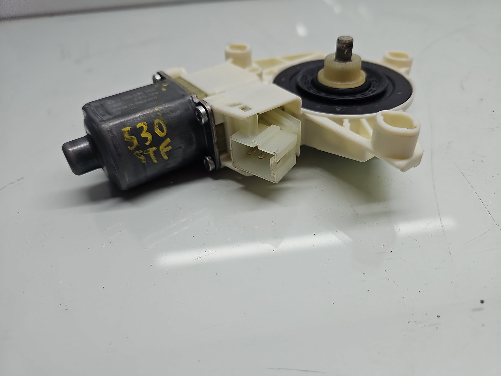 Motoras geam stanga fata Mercedes Clasa A (W176) [Fabr 2012-2018] A2469065100 - imagine 3