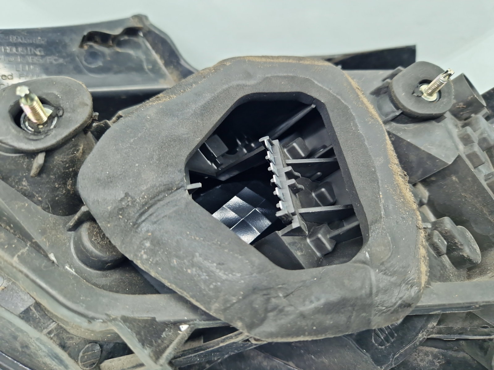 Stop aripa stanga Opel Corsa D [Fabr 2006-2013] 89037882 - imagine 4