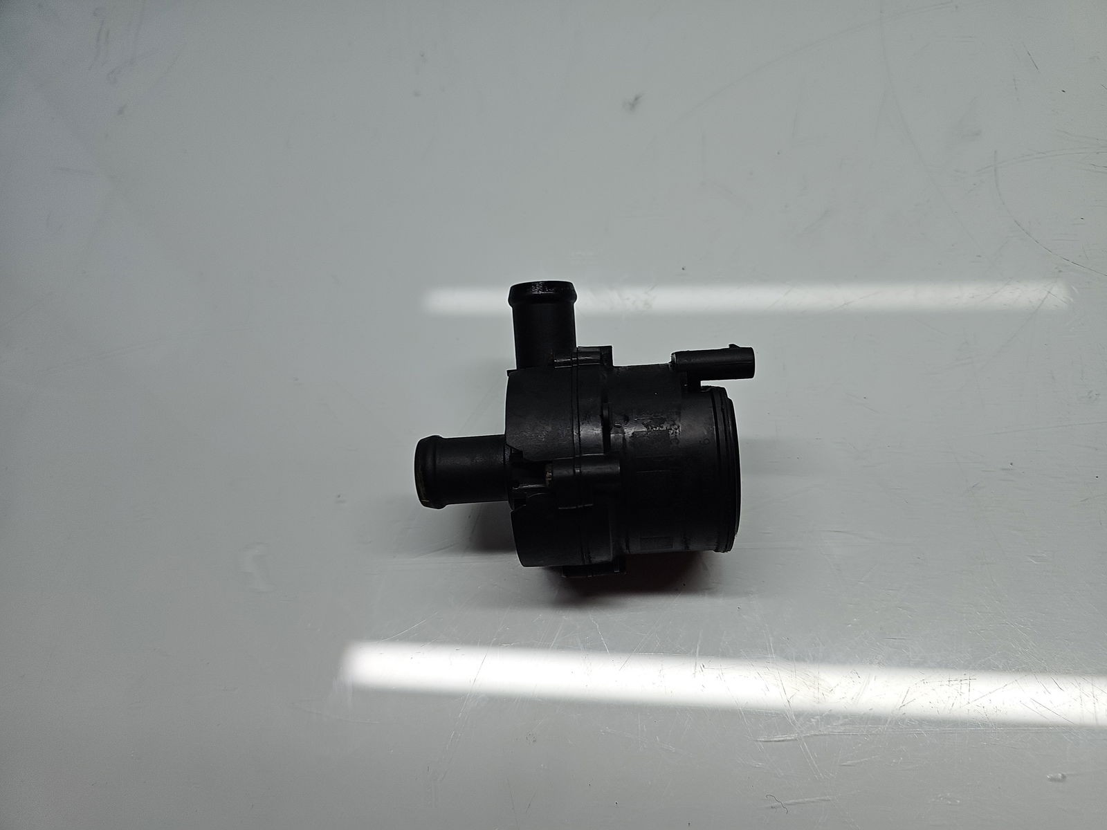 Pompa recirculare apa Volkswagen Golf 7 (5G) [Fabr 2014-prezent] 5G0965561 2.0 TDI CRMB 110KW / 150CP - imagine 4