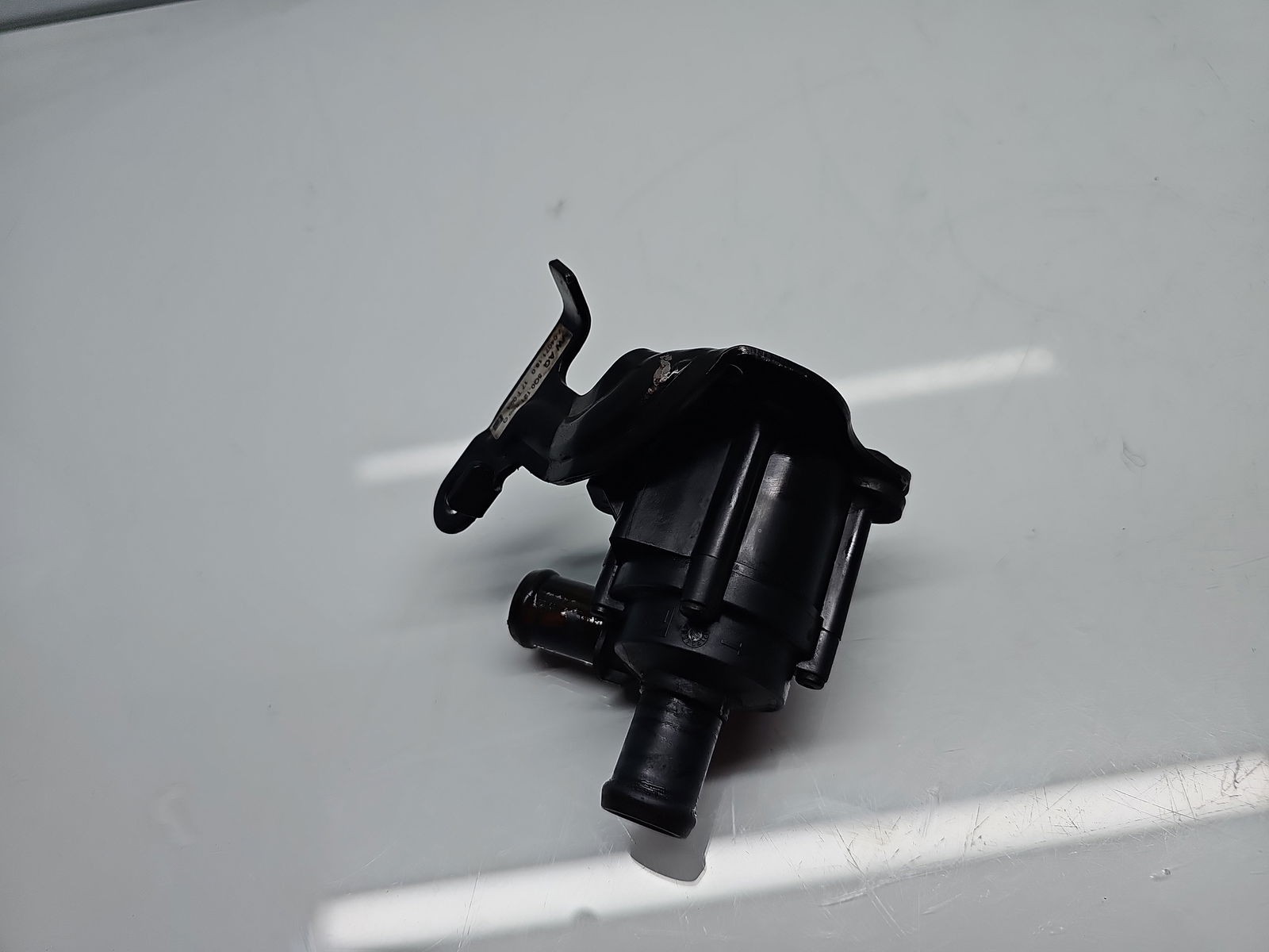 Pompa recirculare apa AUDI A3 Sportback (8VS, 8VM) [Fabr 2013-prezent] 5Q0965561B 2.0 TDI CRMB 110KW / 150CP - imagine 3