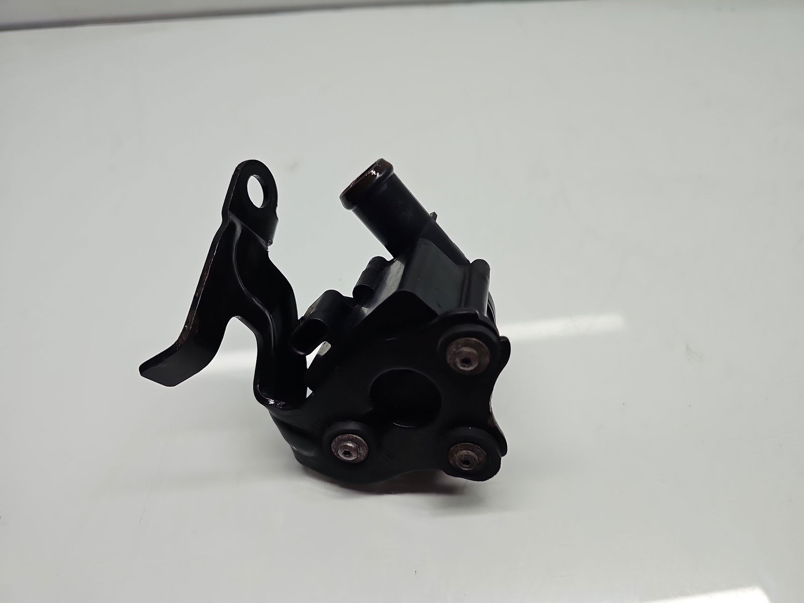 Pompa recirculare apa AUDI A3 Sportback (8VS, 8VM) [Fabr 2013-prezent] 5Q0965561B 2.0 TDI CRMB 110KW / 150CP - imagine 4