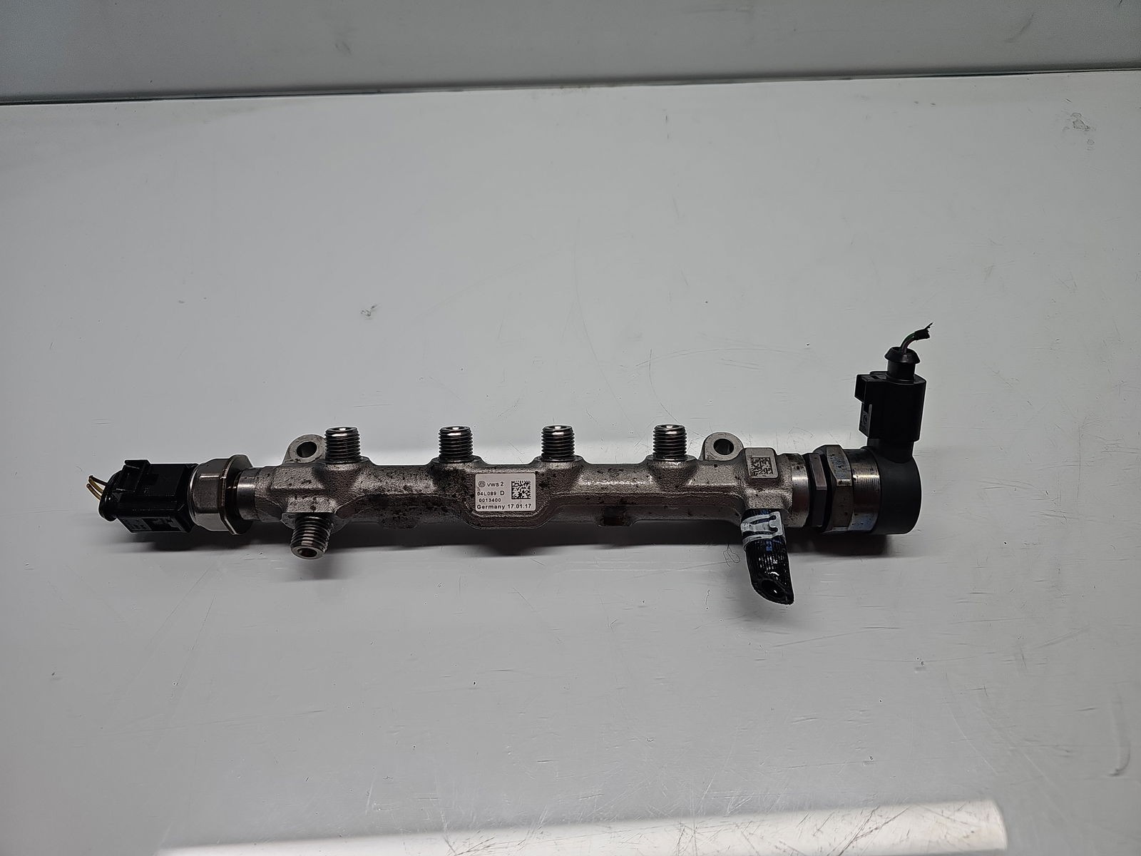 Rampa injectoare Seat Leon (5F1) [Fabr 2012-2018] 04L089D 2.0 TDI CRMB 110KW / 150CP - imagine 1