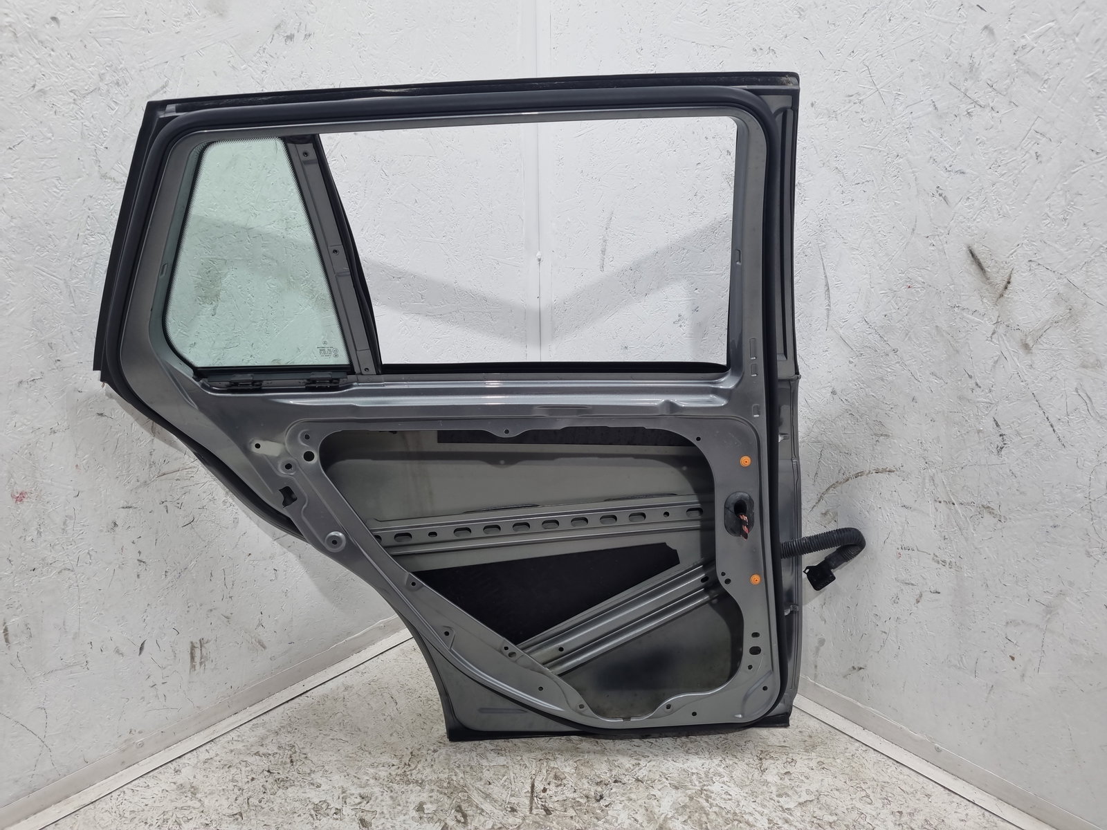 Usa stanga spate Mercedes Clasa C (W204) [Fabr 2007-2014] 792U Palladium Silvr - imagine 4