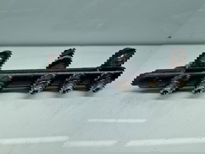 Rampa injectoare PEUGEOT 5008 [Fabr 2009-2017] 9674300080-04 2.0 TDCI UFDB 132KW / 180CP