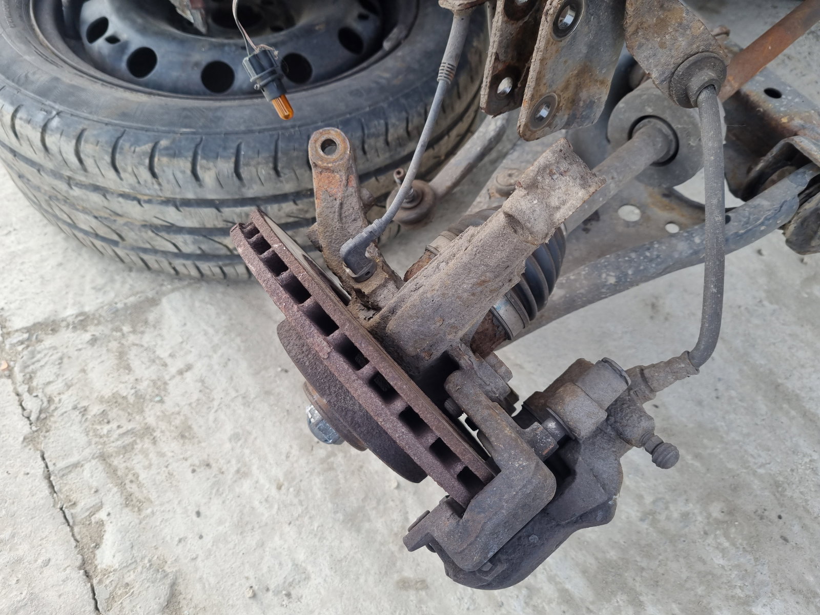 Fuzeta fata dreapta Dacia Logan MCV 2 [Fabr 2013-2022] 1.5 dCi K9K792 66KW / 90CP - imagine 3