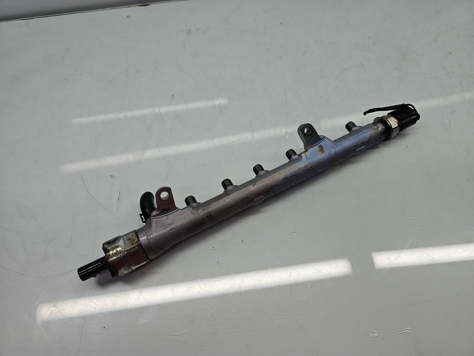 Rampa injectoare Volkswagen Golf 6 (5K1) [Fabr 2009-2013] 03L130089B 1.6 TDI CAYC 77KW / 105CP - imagine 3