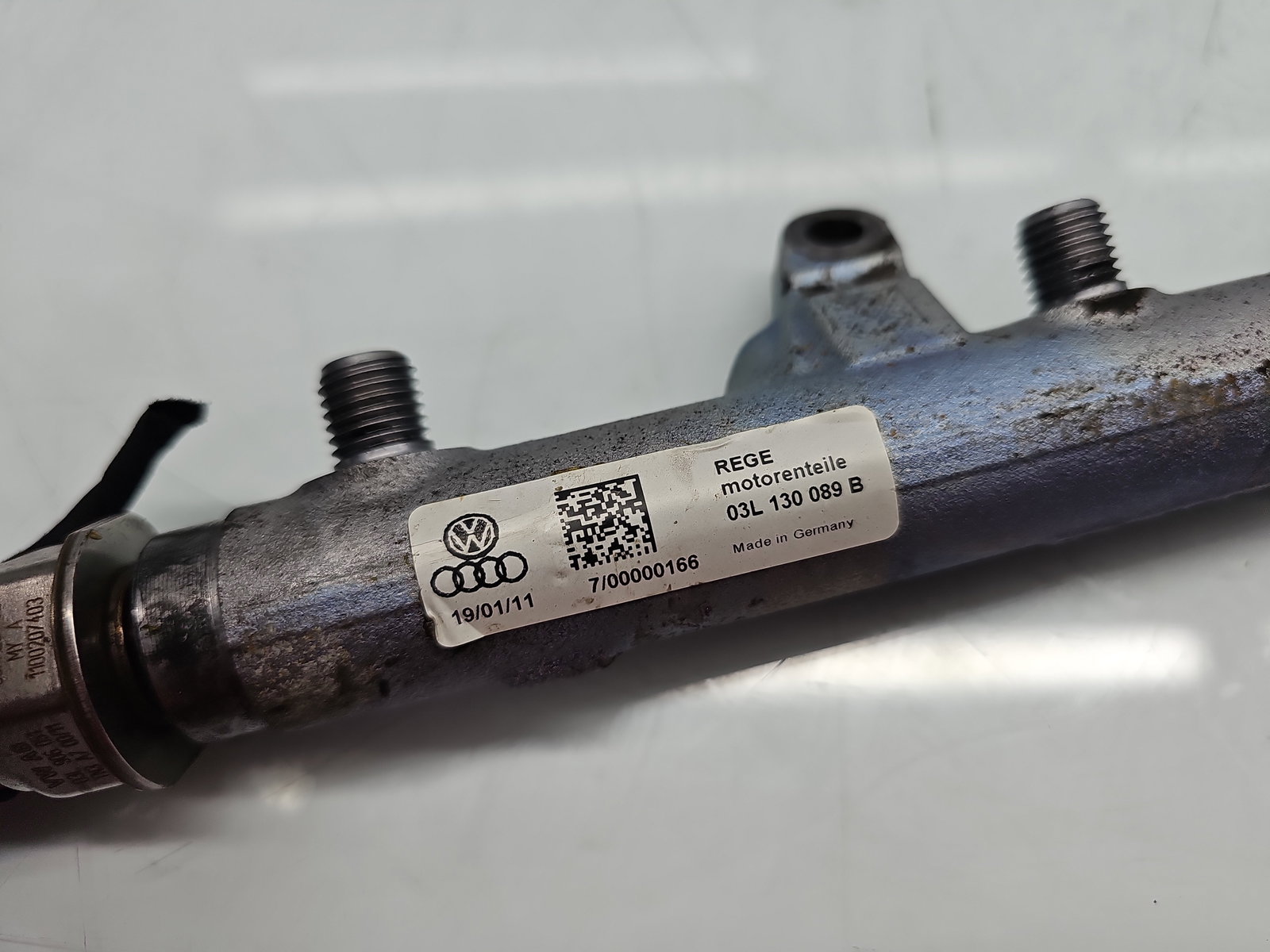 Rampa injectoare Volkswagen Golf 6 (5K1) [Fabr 2009-2013] 03L130089B 1.6 TDI CAYC 77KW / 105CP - imagine 4