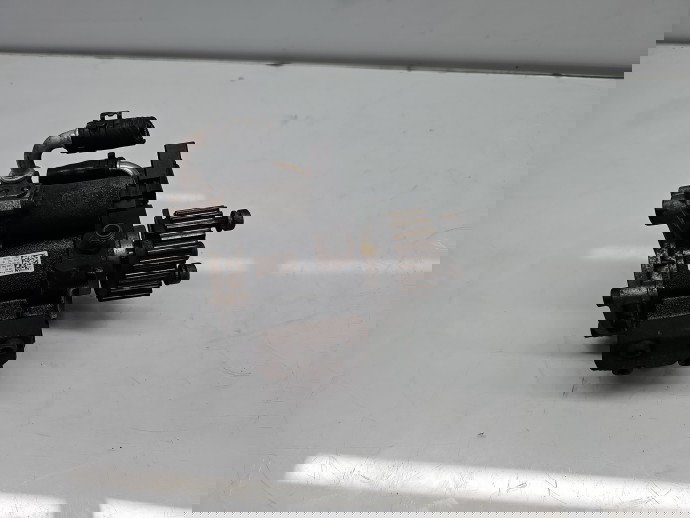 Pompa inalta presiune Volkswagen Golf 6 (5K1) [Fabr 2009-2013] 03L130755E 1.6 TDI CAYC 77KW / 105CP