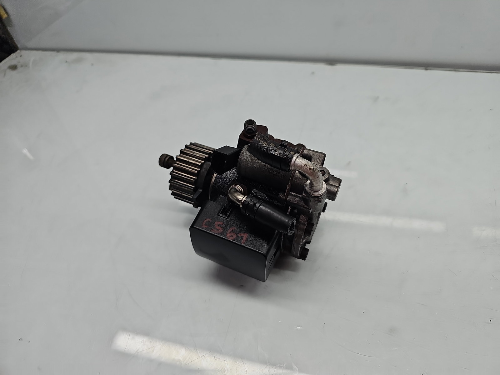 Pompa inalta presiune Volkswagen Golf 6 (5K1) [Fabr 2009-2013] 03L130755E 1.6 TDI CAYC 77KW / 105CP - imagine 3