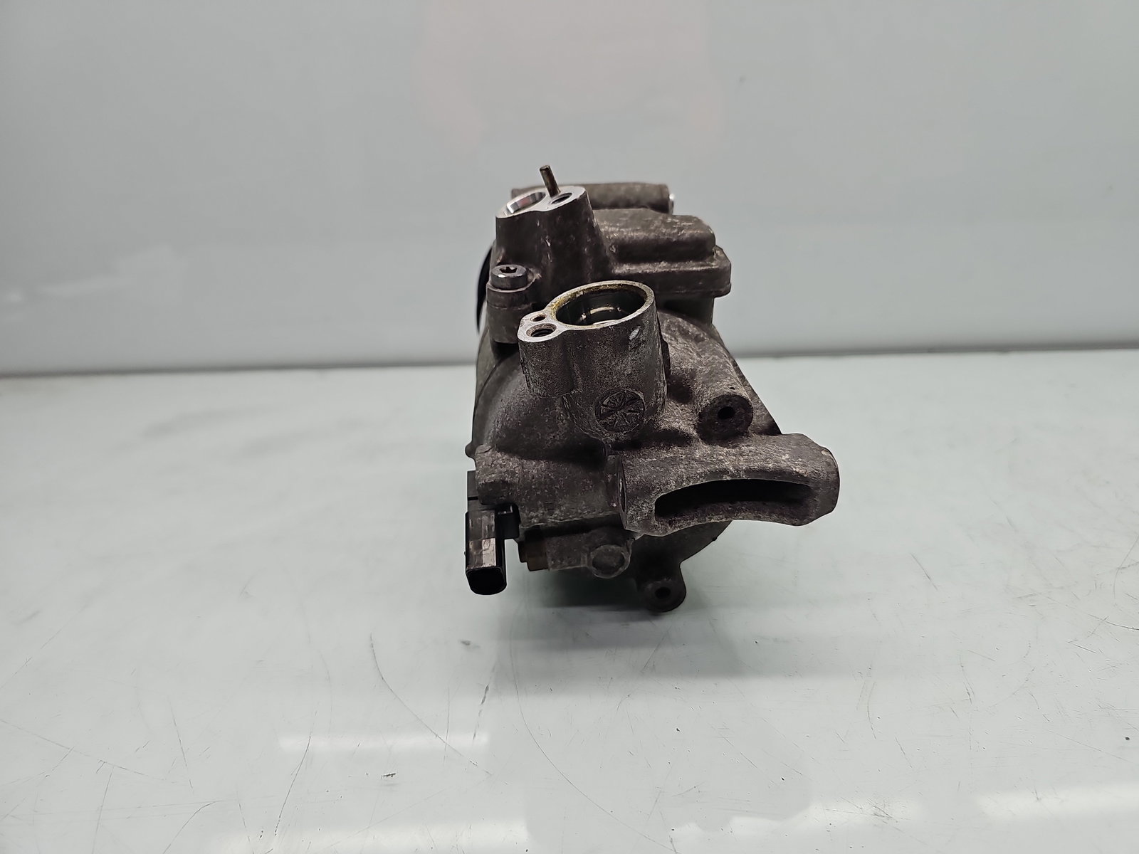 Compresor clima Volkswagen Golf 6 (5K1) [Fabr 2009-2013] 5N0820803A 1.6 TDI CAYC 77KW / 105CP - imagine 4