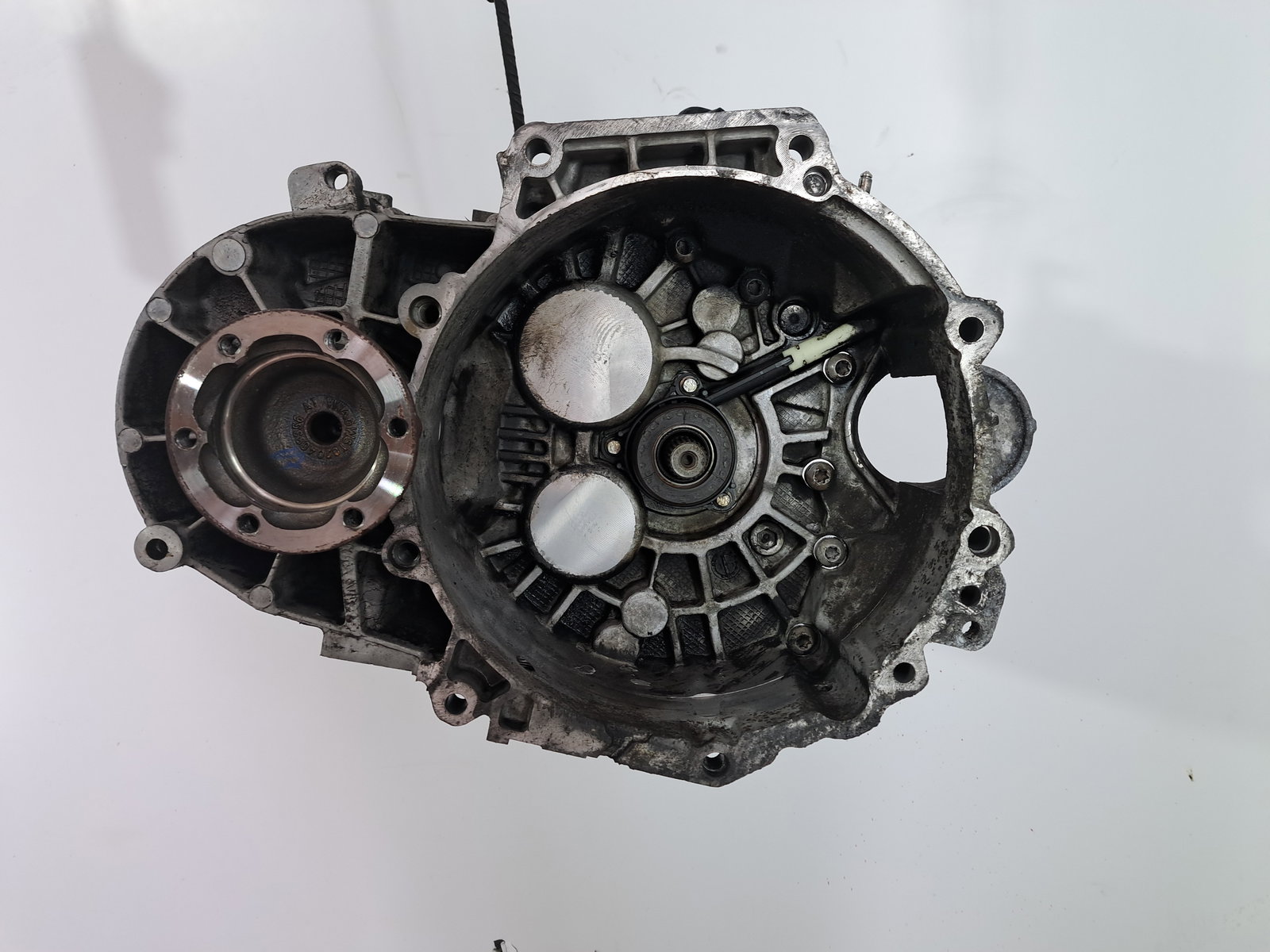 Cutie viteze manuala 6 trepte Volkswagen Passat CC (358) [Fabr 2012-2016] 2.0 TDI CFFB NFU 103KW / 140CP - imagine 1