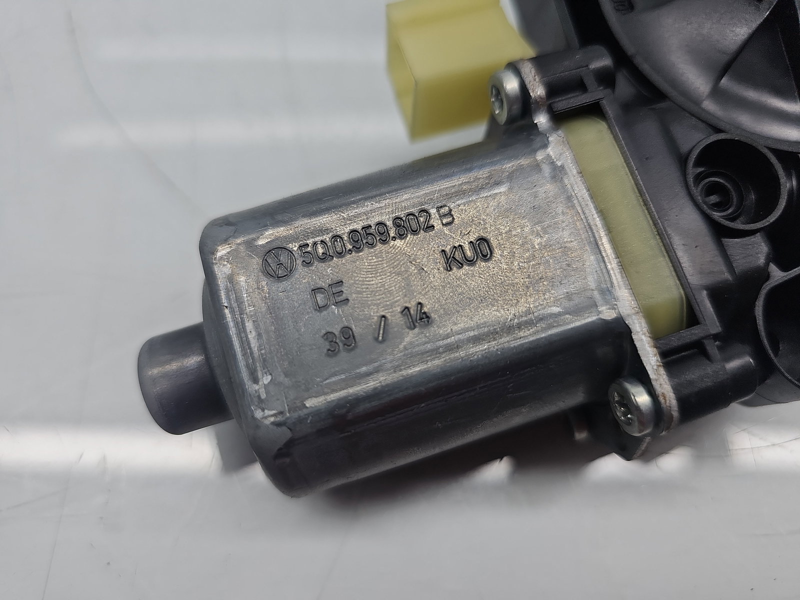 Motoras geam stanga fata AUDI A3 (8VS) [Fabr 2013-prezent] Berlina S-line 5Q0959802B - imagine 5