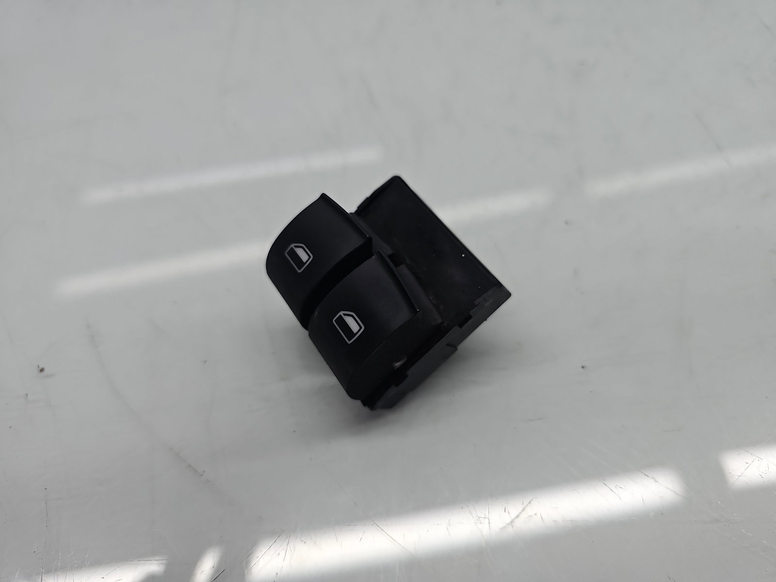 Butoane comanda geamuri sofer AUDI A3 (8P1) [Fabr 2003-2012] 8Z0959851G - imagine 1