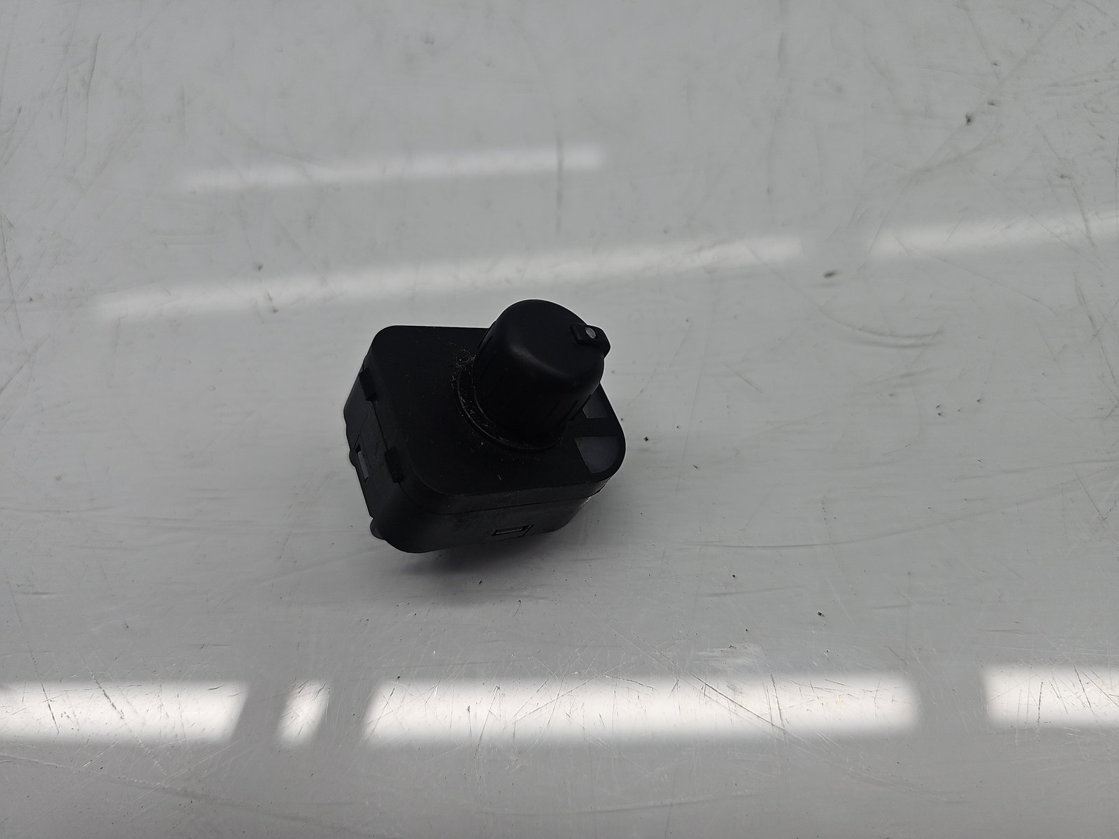 Buton reglaj oglinzi AUDI A3 (8P1) [Fabr 2003-2012] 8E0959565 - imagine 1