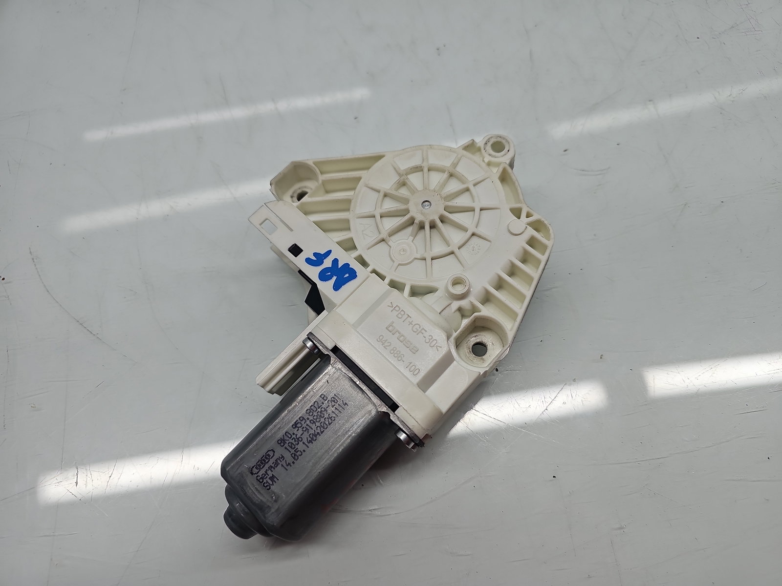 Motoras geam dreapta fata AUDI A6 (4G2, C7) S-line [Fabr 2012-2017] 8K0959802B - imagine 4