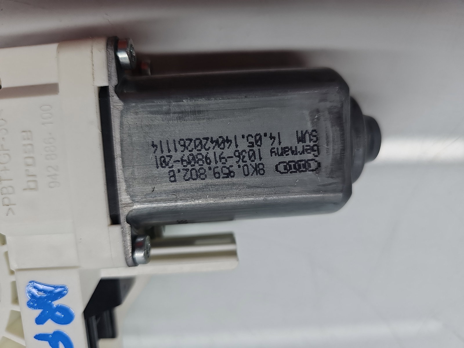 Motoras geam dreapta fata AUDI A6 (4G2, C7) S-line [Fabr 2012-2017] 8K0959802B - imagine 5