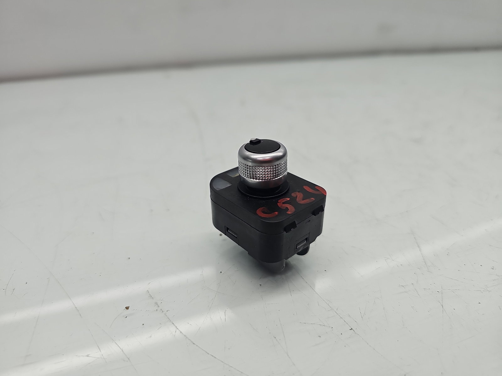 Buton reglaj oglinzi AUDI A6 (4G2, C7) S-line [Fabr 2012-2017] 8J0959565B - imagine 2