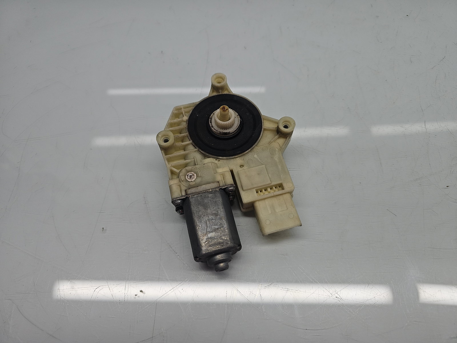 Motoras geam dreapta spate PEUGEOT 308 (II) [Fabr 2013-2020] 9678189980 - imagine 1