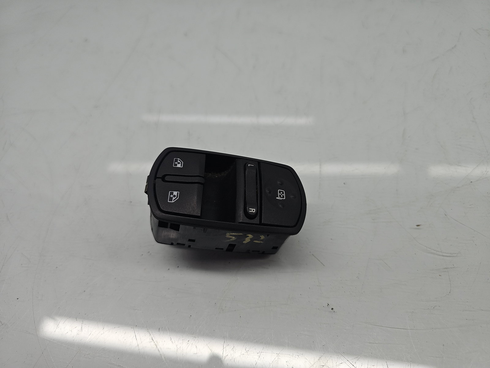 Butoane comanda geamuri sofer Opel Corsa D [Fabr 2006-2013] 13258521AA - imagine 1