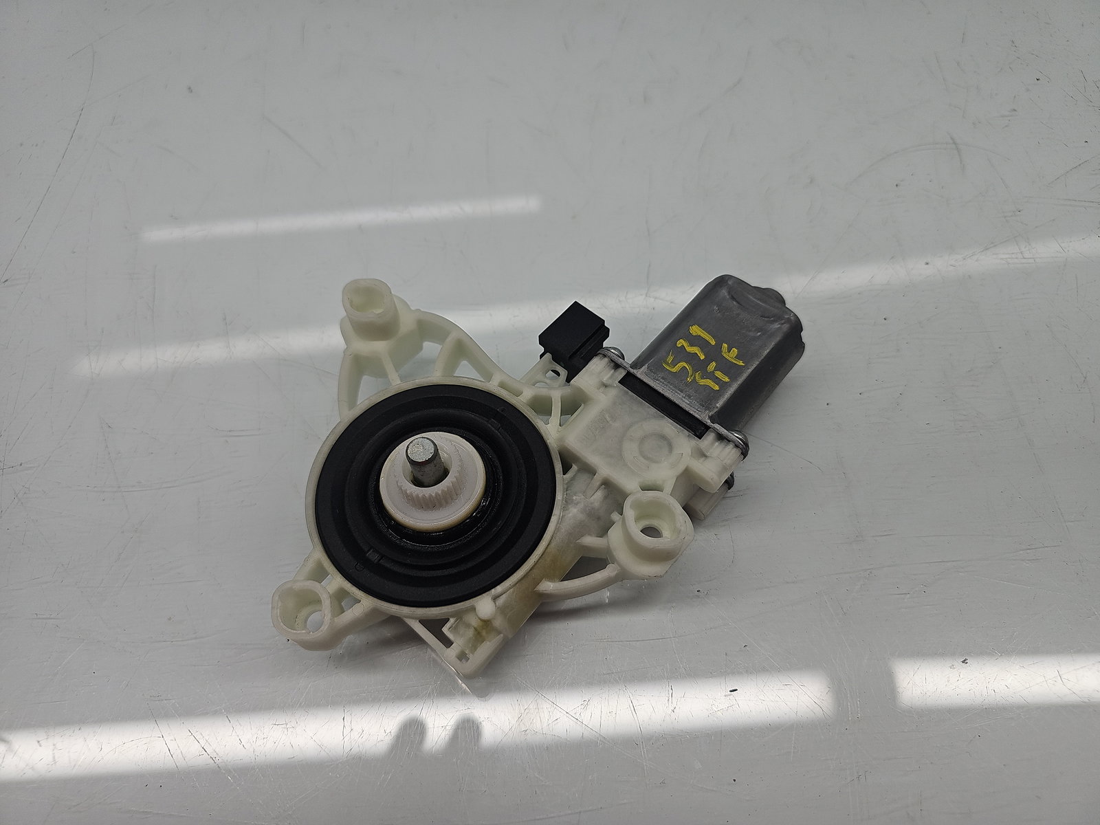 Motoras geam stanga fata Mercedes Clasa A (W177) [Fabr 2019-2024] Berlina AMG A0009065806 - imagine 1