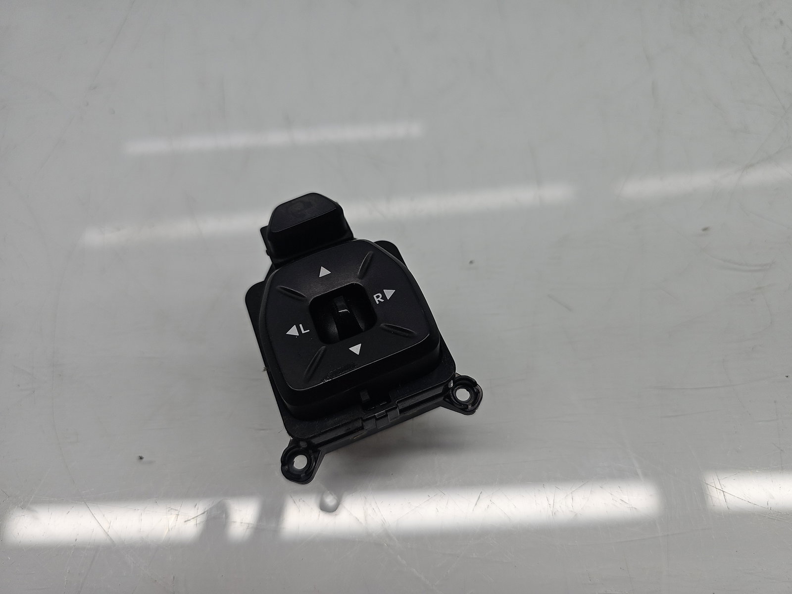 Buton reglaj oglinzi Hyundai ix35 (LM) [Fabr 2010-2017] 383480-1110 - imagine 1