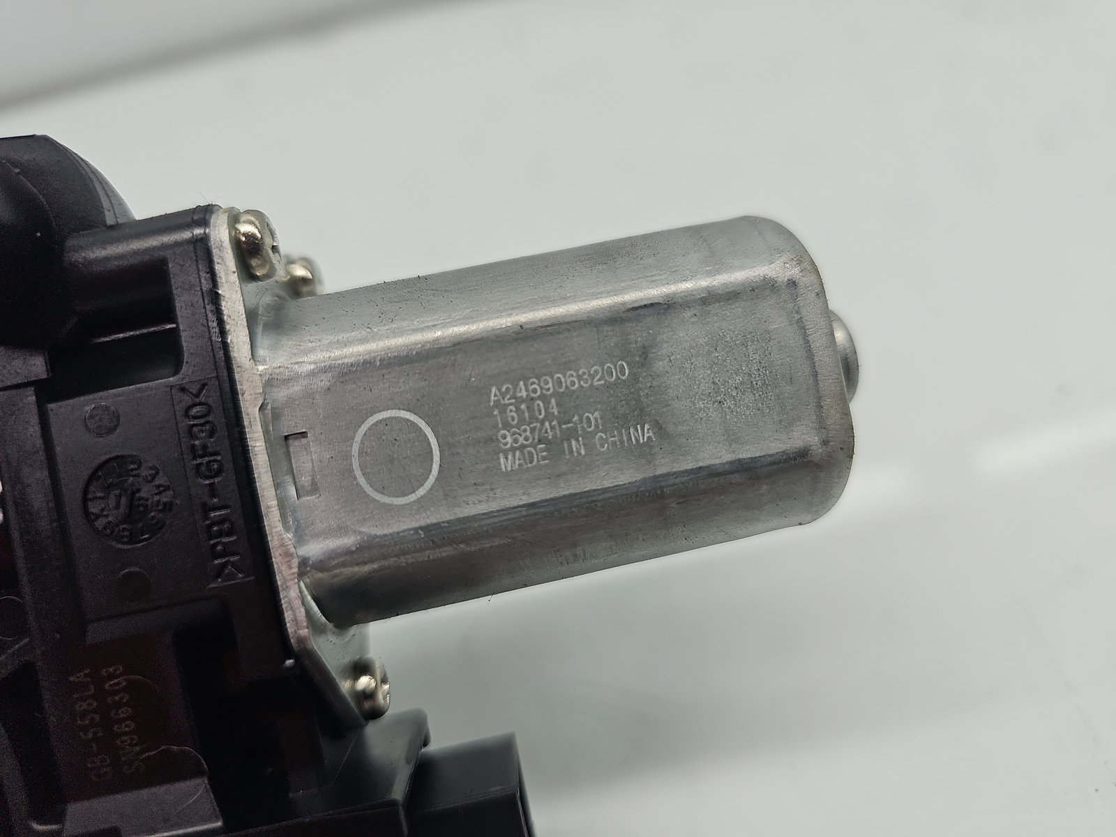 Motoras geam dreapta spate Mercedes Clasa A (W176) [Fabr 2012-2018] A2469063200 - imagine 5