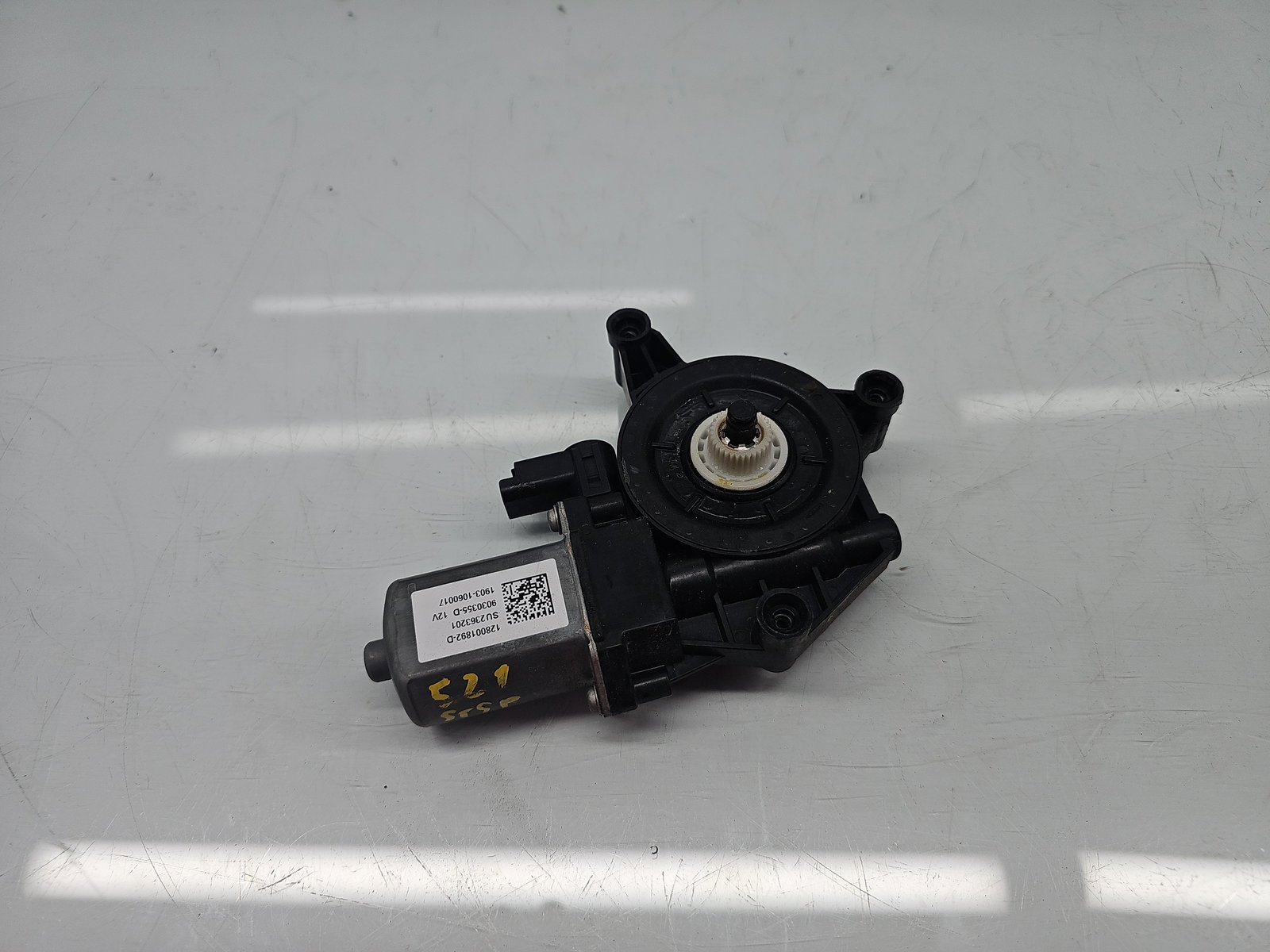 Motoras geam stanga spate Dacia Duster 2 [Fabr 2017-2023] 128001892D - imagine 1