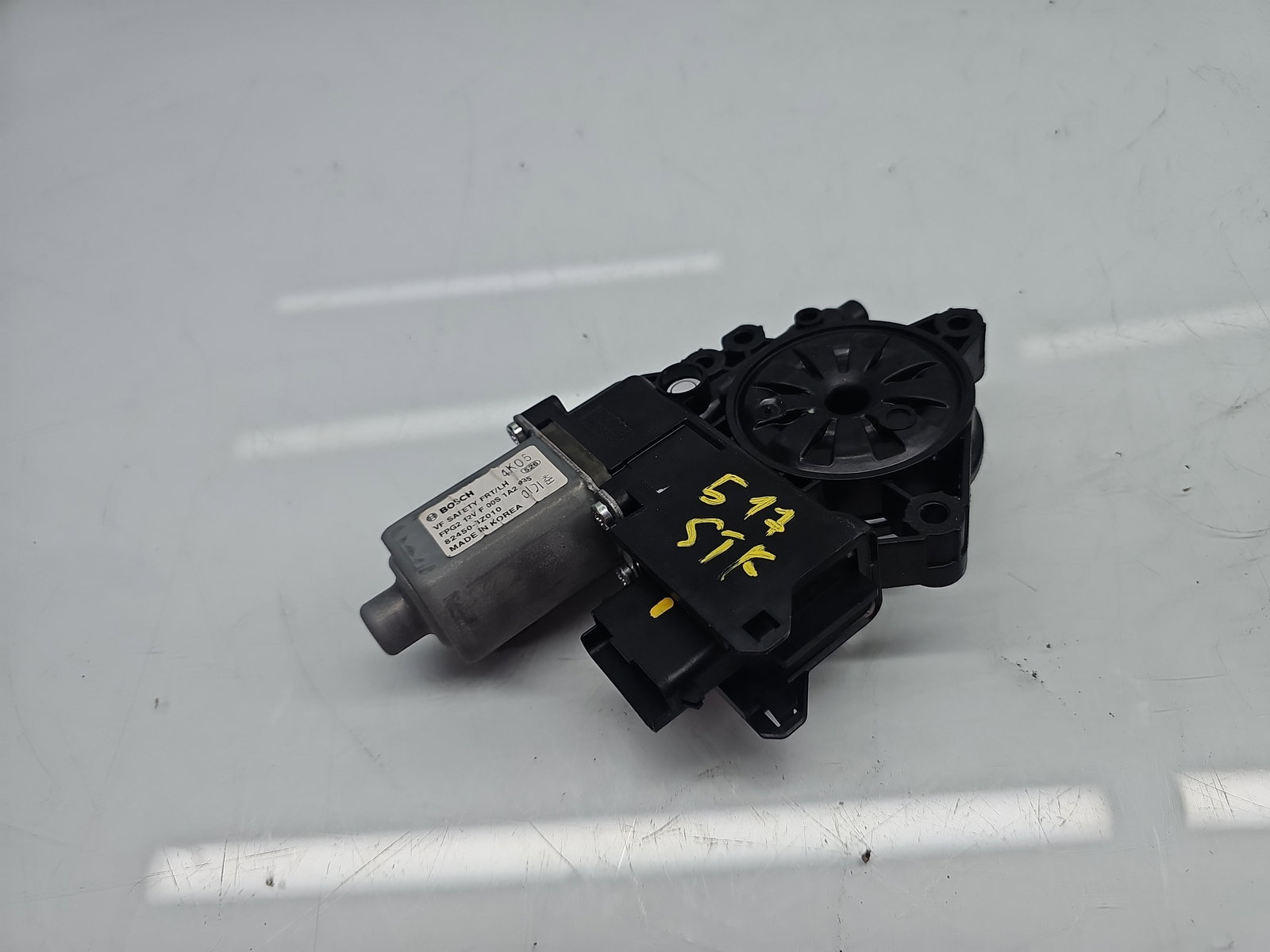 Motoras geam stanga fata Hyundai i40 Wagon [Fabr 2012-2019] 82450-3Z010 - imagine 4