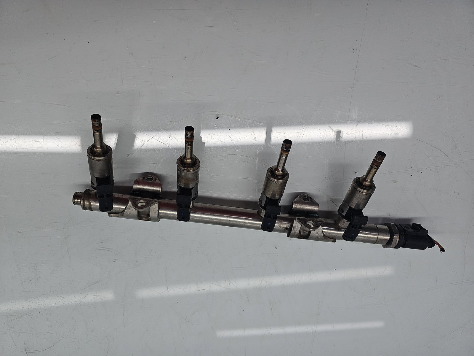 Rampa injectoare AUDI A3 (8VS) [Fabr 2013-prezent] 04E133320D 1.4 TFSI CZEA 110KW / 150CP - imagine 1