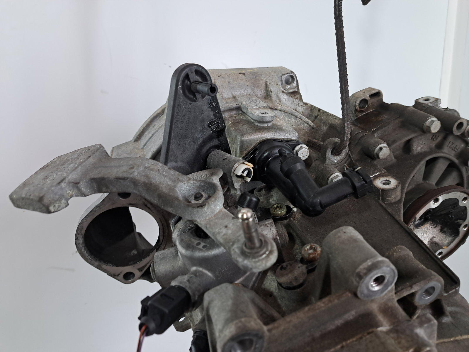 Cutie viteze manuala 6 trepte AUDI A3 (8VS) [Fabr 2013-prezent] 1.4 TFSI CZEA QSZ 110KW / 150CP - imagine 5