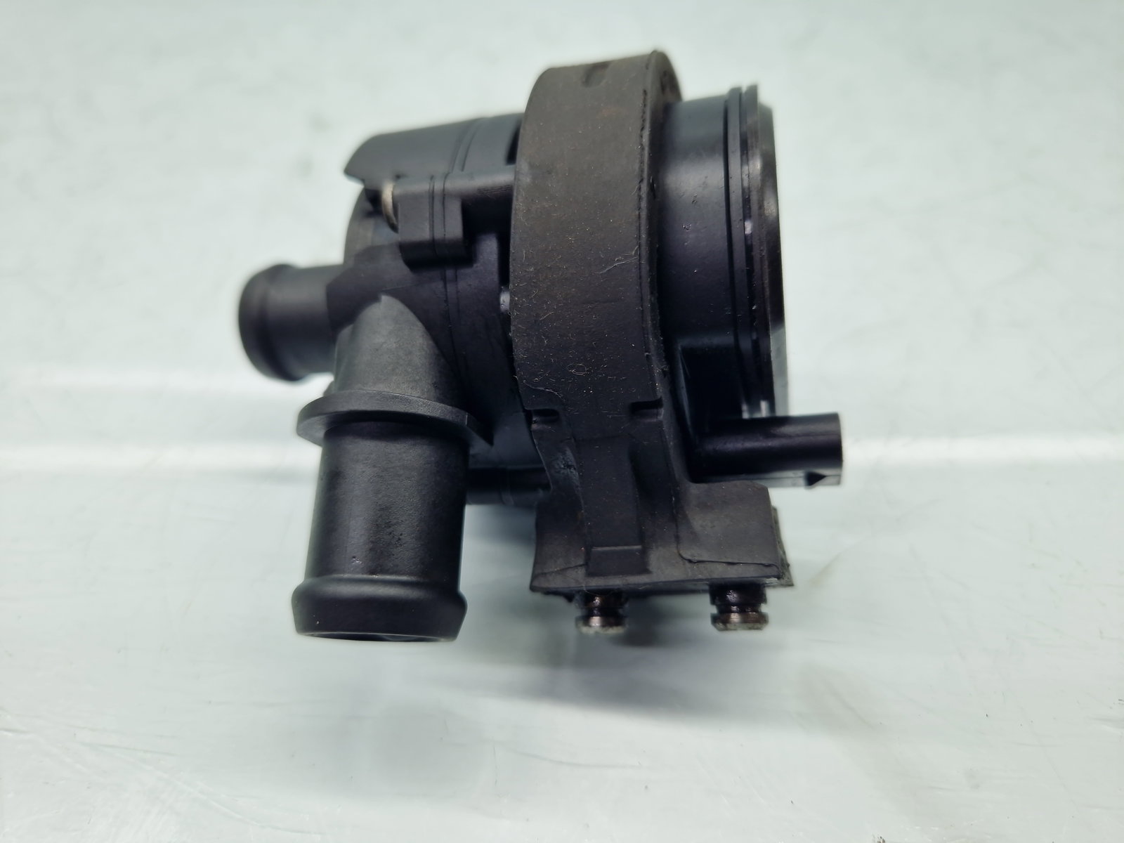 Pompa recirculare apa Volkswagen Golf 7 (5G) [Fabr 2014-prezent] 5G0965567 1.6 TDI CLHA 77KW / 105CP - imagine 2