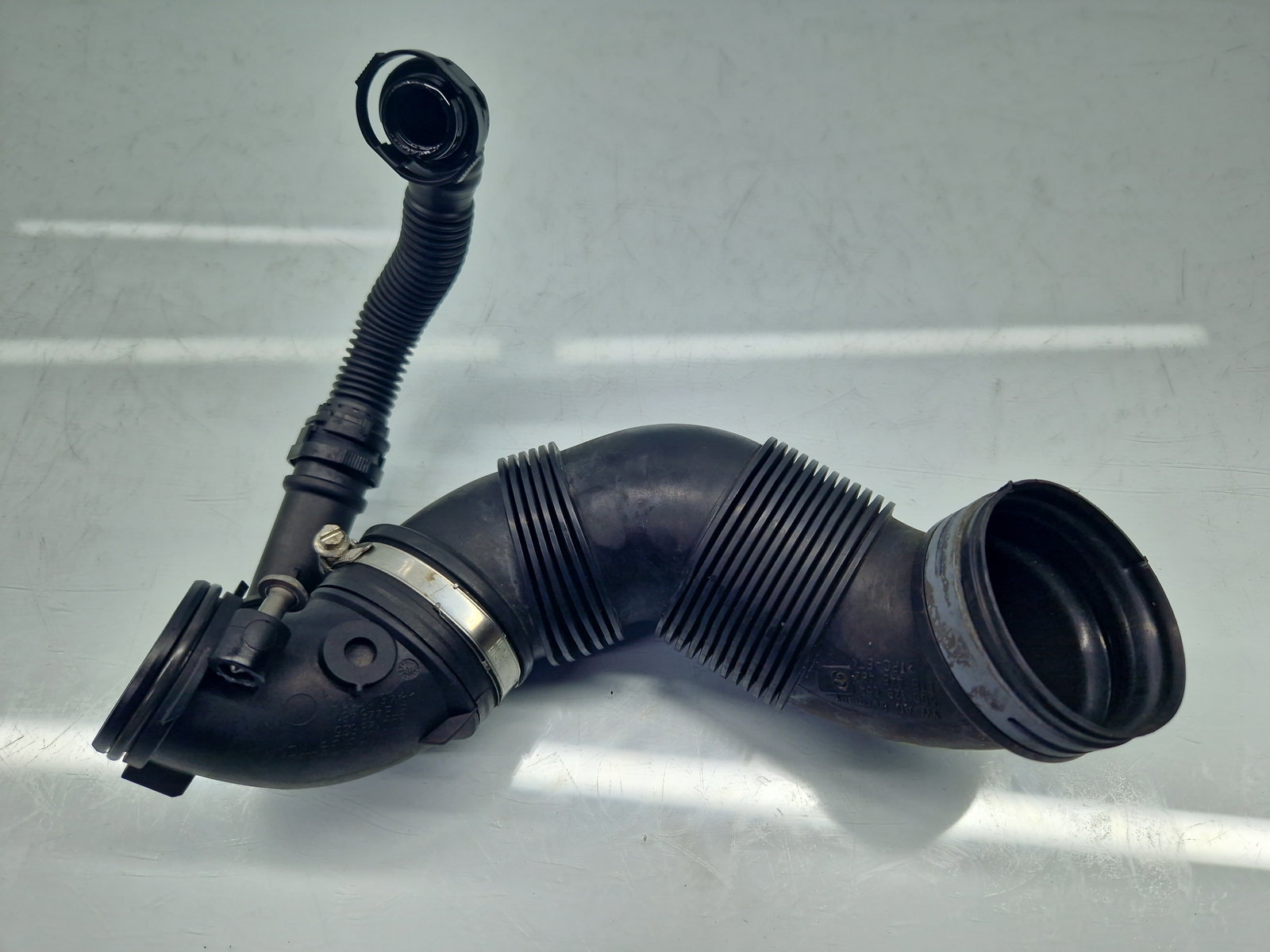 Tub admisie aer Volkswagen Golf 7 (5G) [Fabr 2014-prezent] 5Q0129654 1.6 TDI CLHA 77KW / 105CP - imagine 1