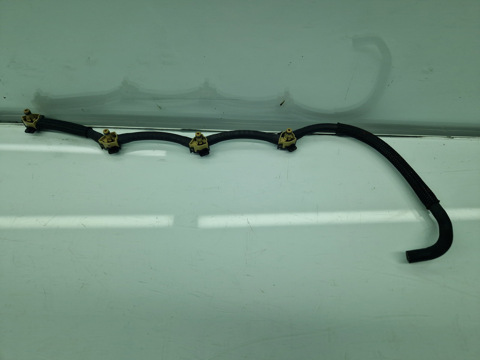 Conducta retur injectoare Volkswagen Golf 7 (5G) [Fabr 2014-prezent] OEM 1.6 TDI CLHA 77KW / 105CP - imagine 1