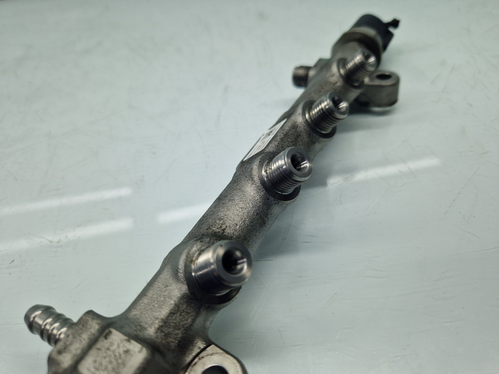 Rampa injectoare Volkswagen Golf 7 (5G) [Fabr 2014-prezent] 04L089B 1.6 TDI CLHA 77KW / 105CP - imagine 4