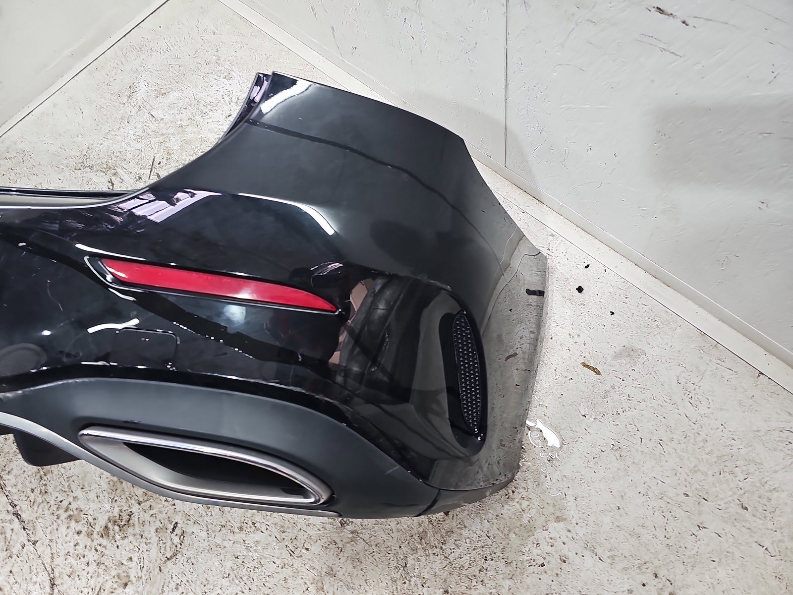 Bara spate Mercedes Clasa A (W177) [Fabr 2019-2024] Berlina AMG 191U Negru Cosmos - imagine 3